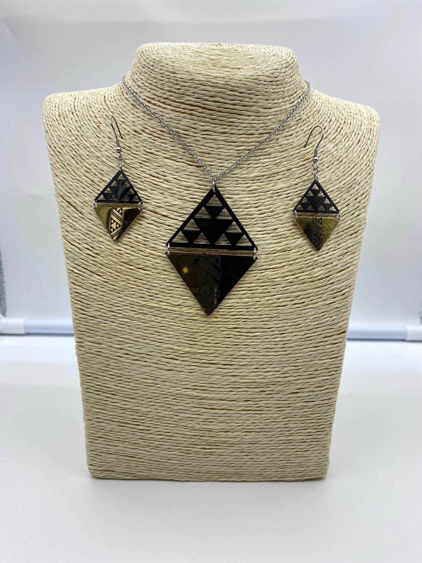 Aronui Jewellery Set