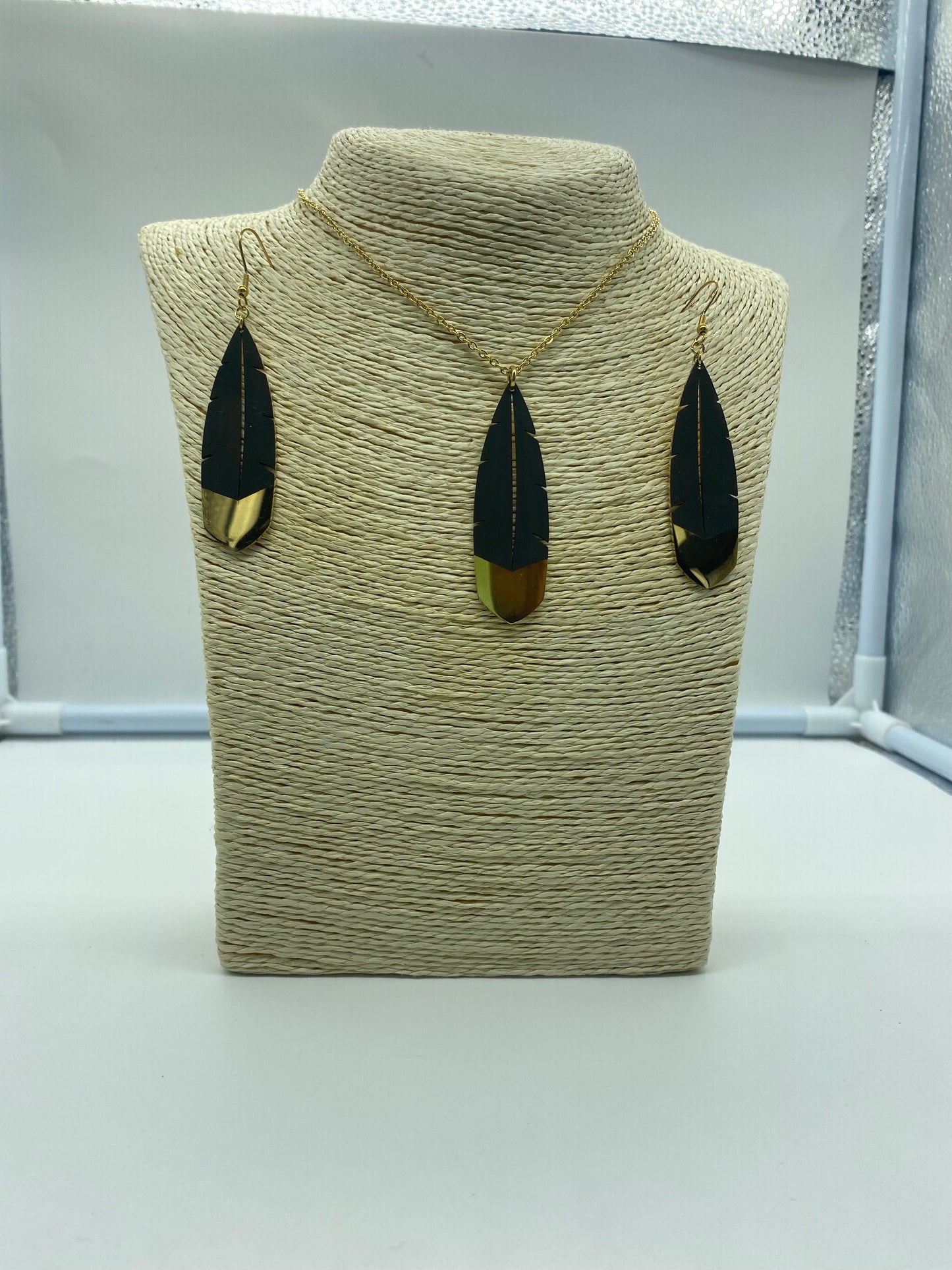 Huia Jewellery Set