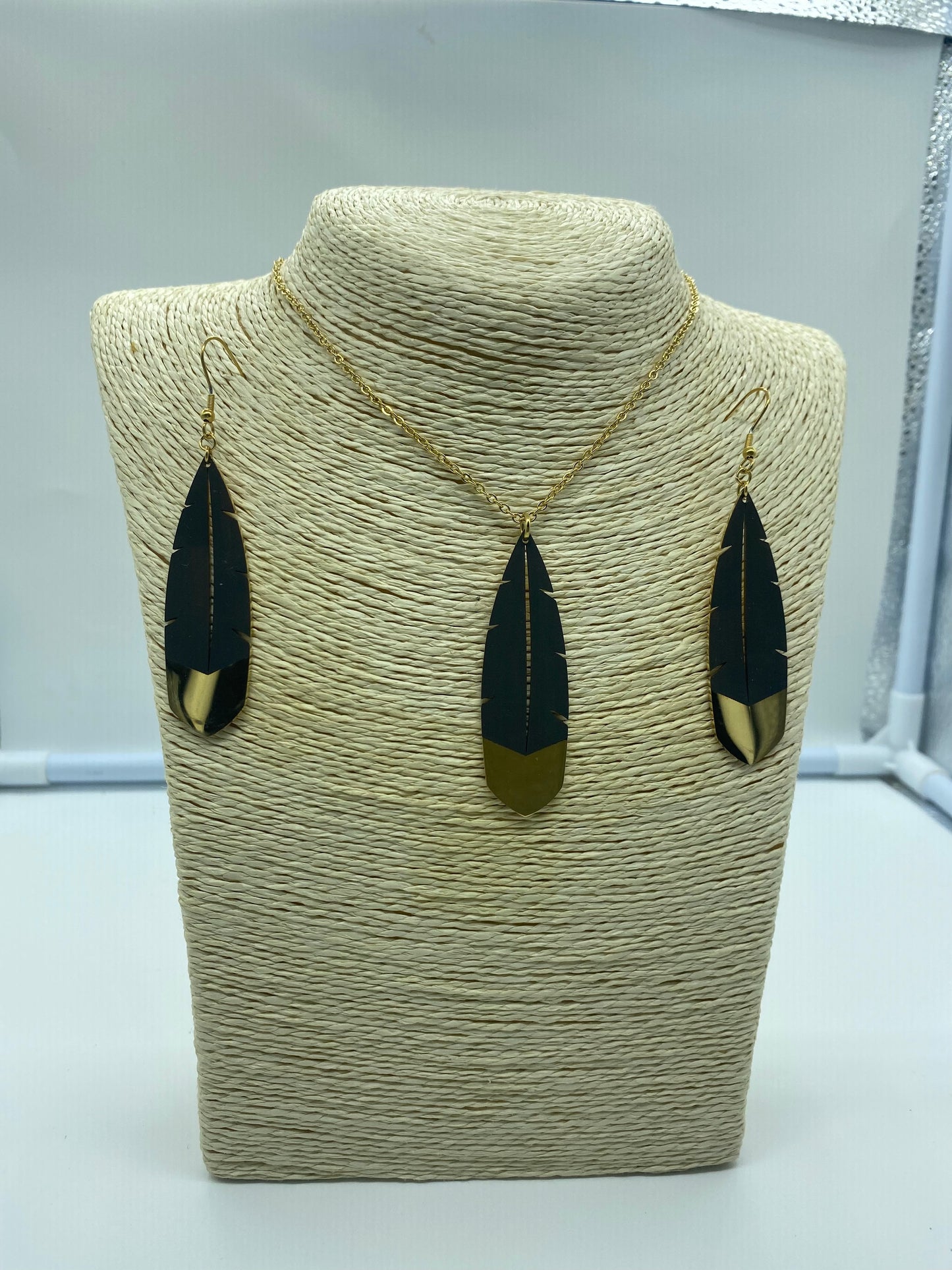 Huia Jewellery Set