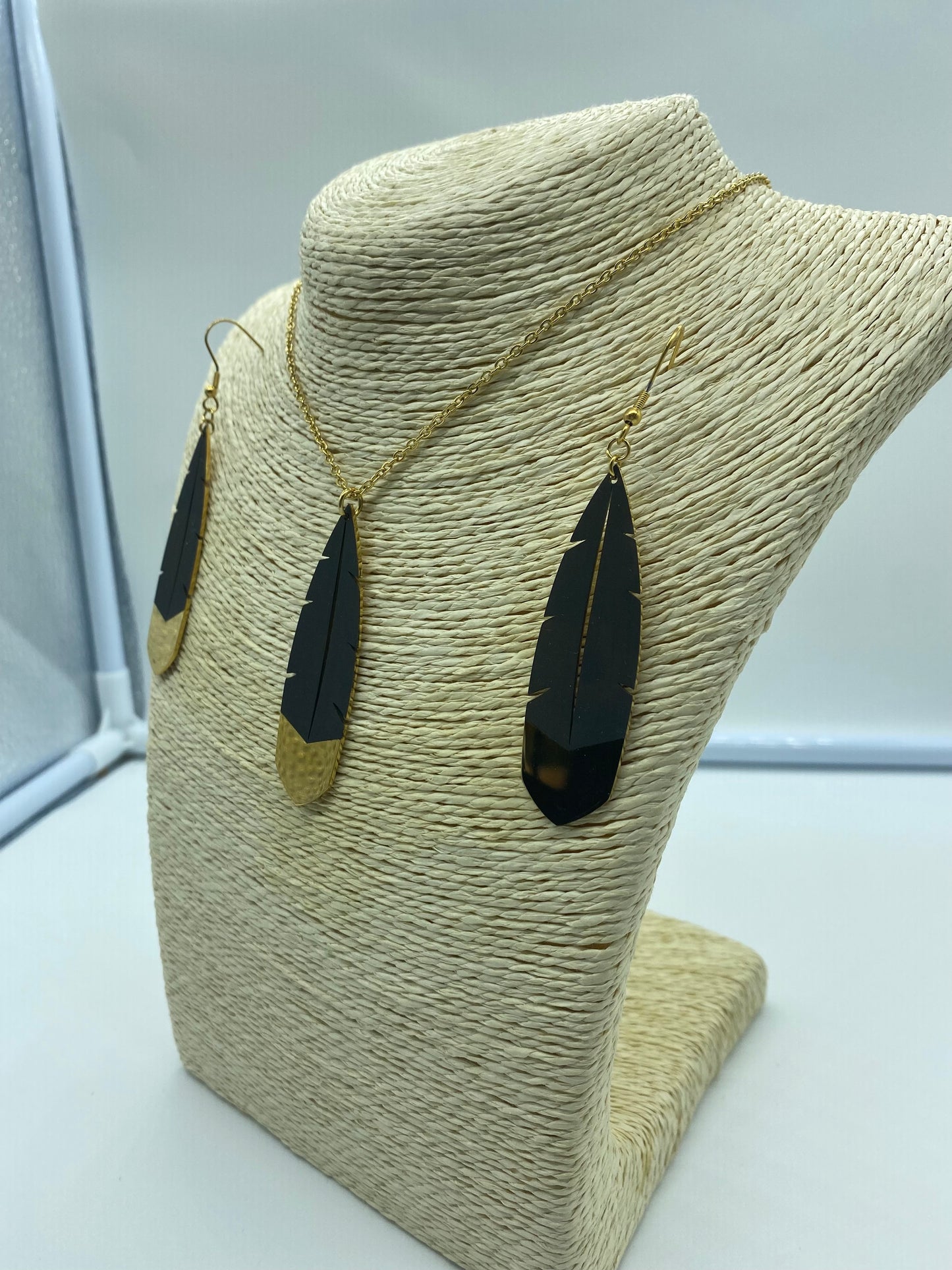 Huia Jewellery Set