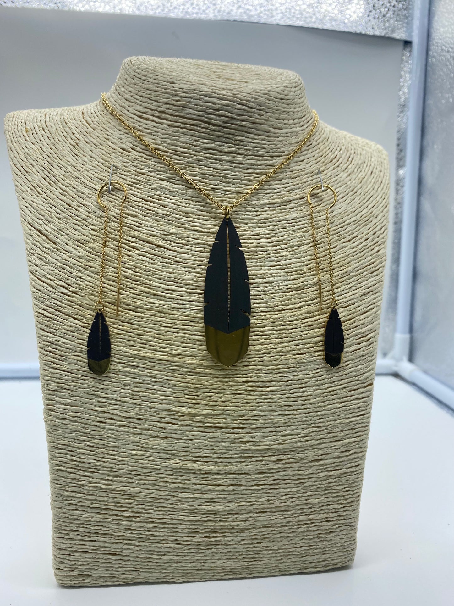 Huia Jewellery Set