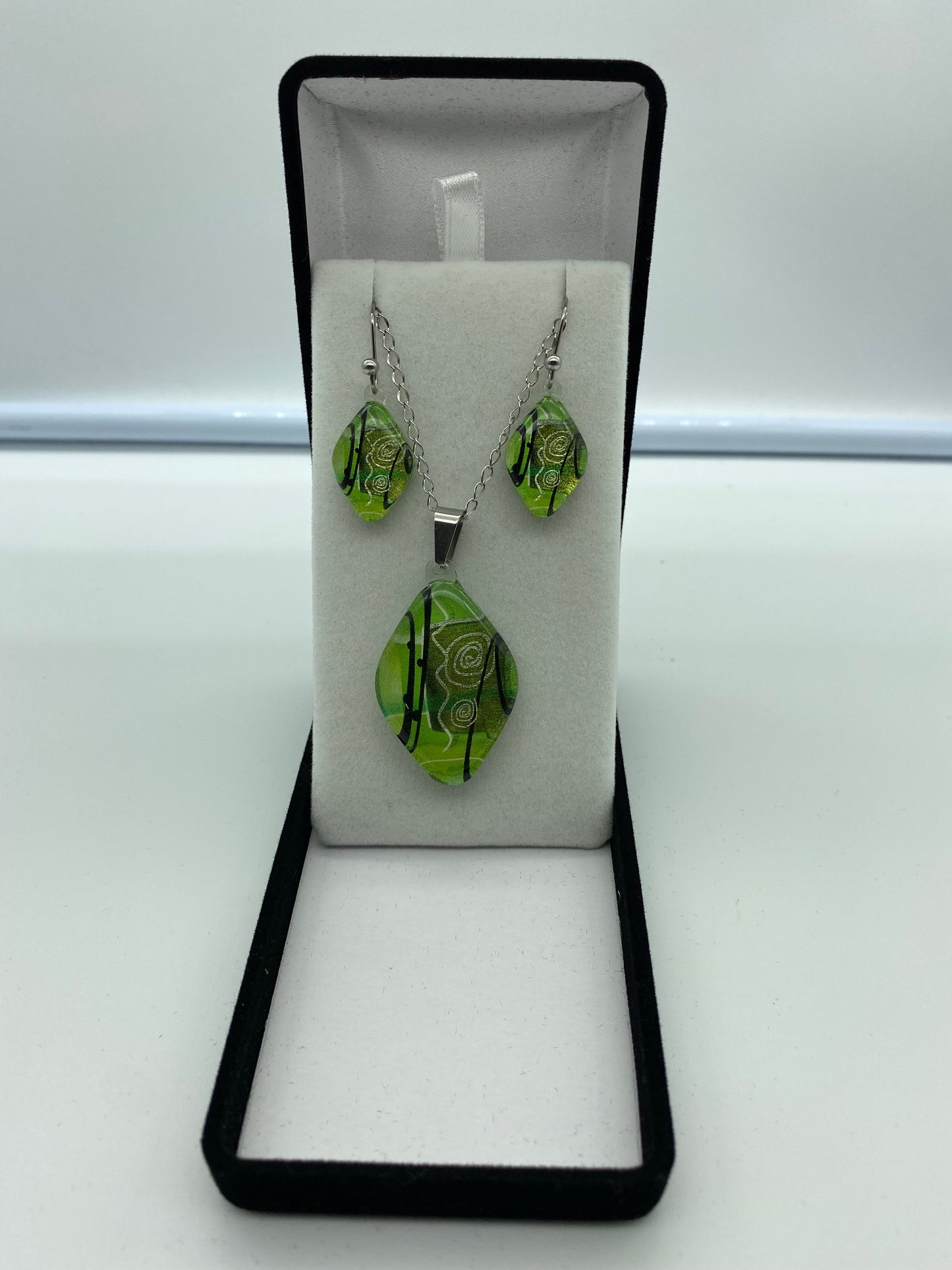 Resin Pendant and Earring Set #1