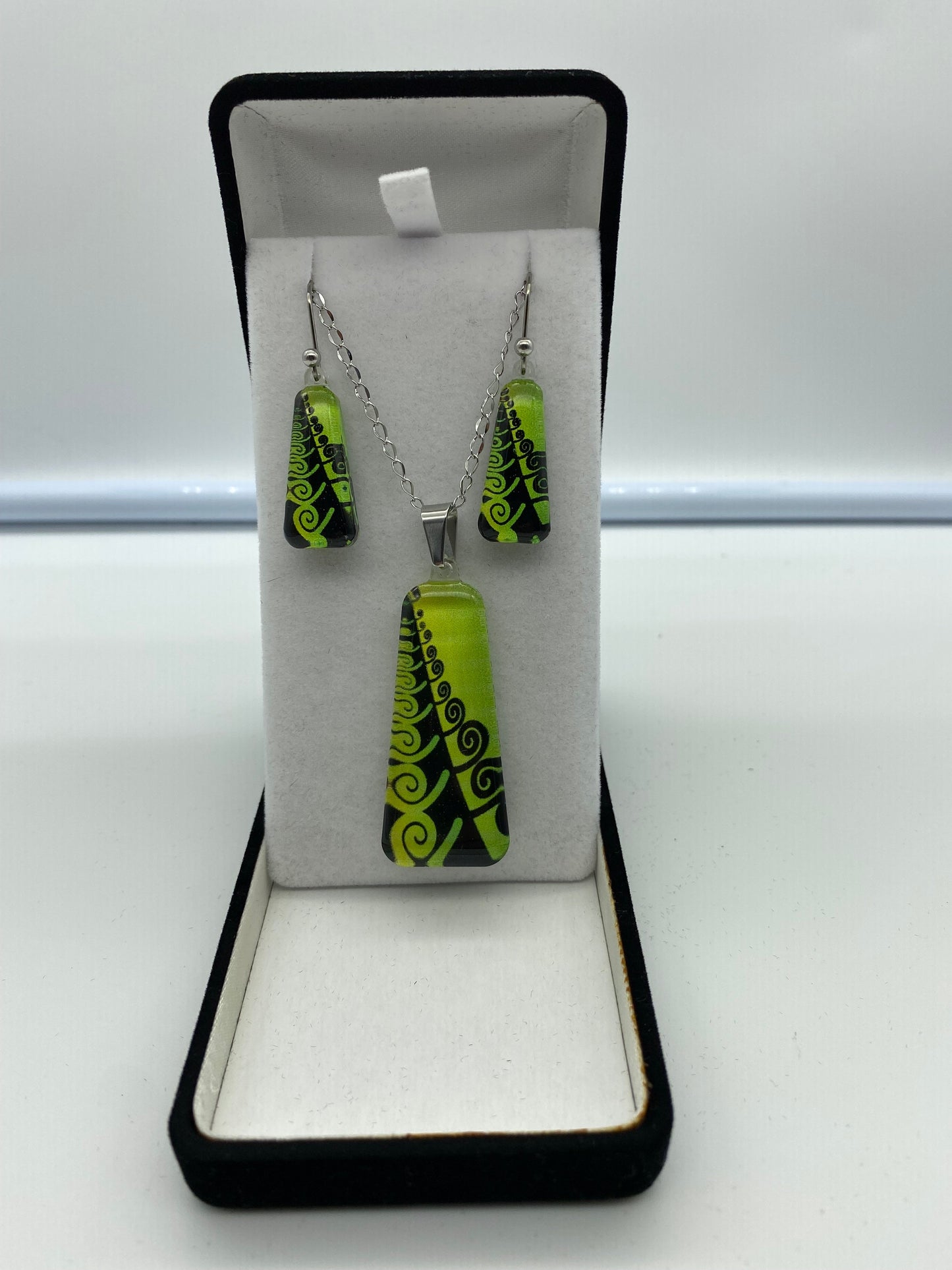 Resin Pendant and Earring Set #2