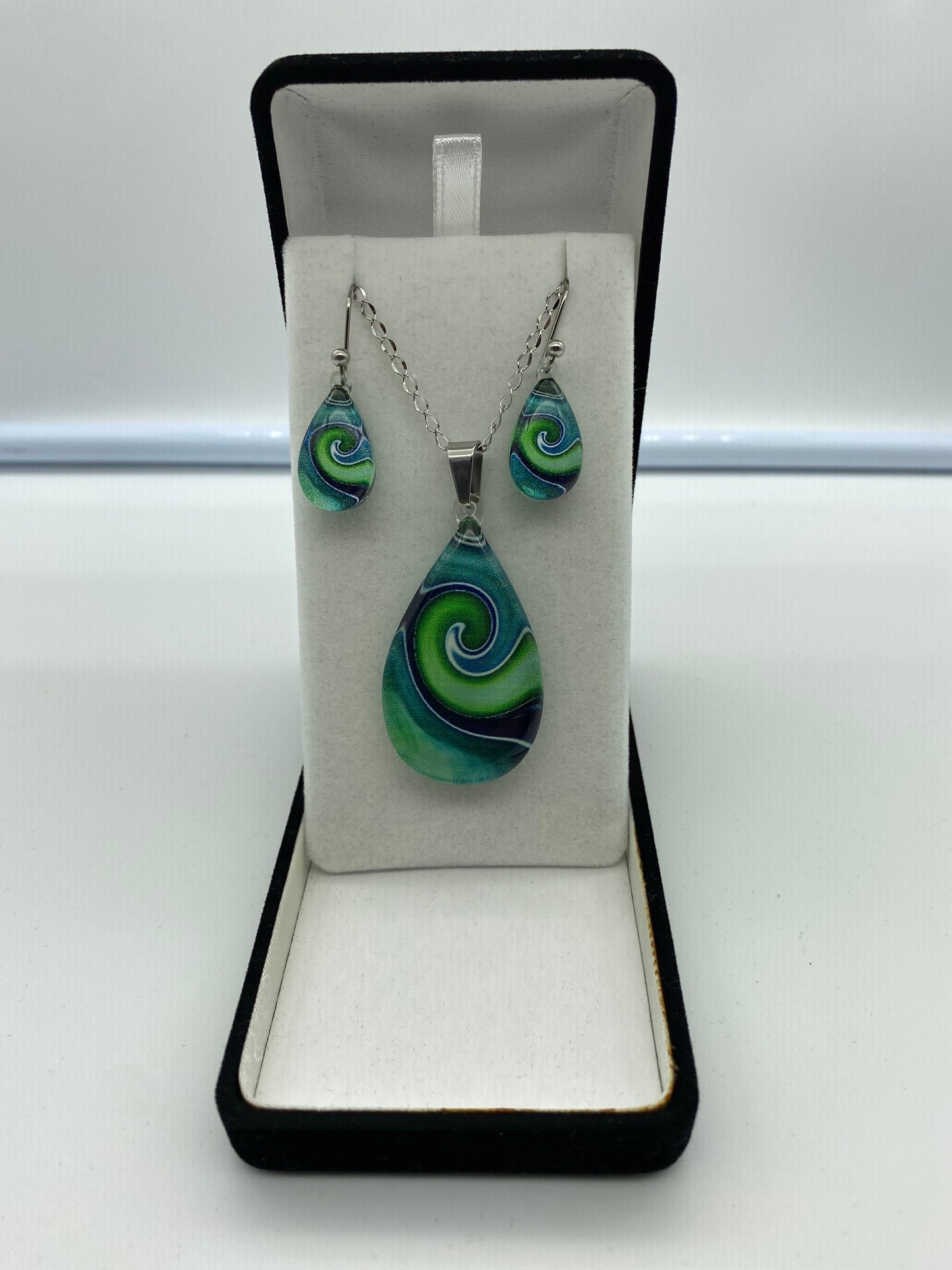 Resin Pendant and Earring Set #5