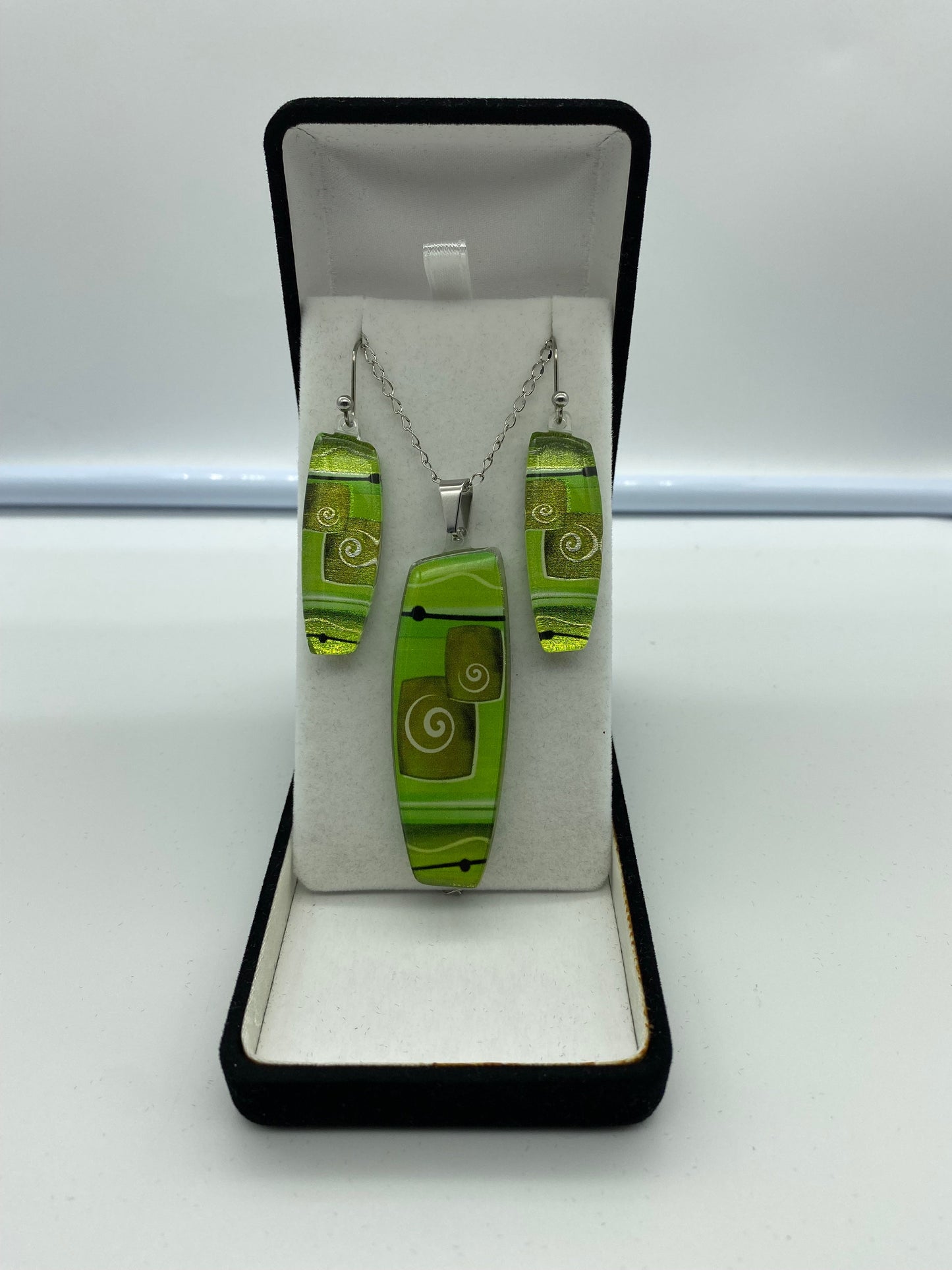 Resin Pendant and Earring Set #7