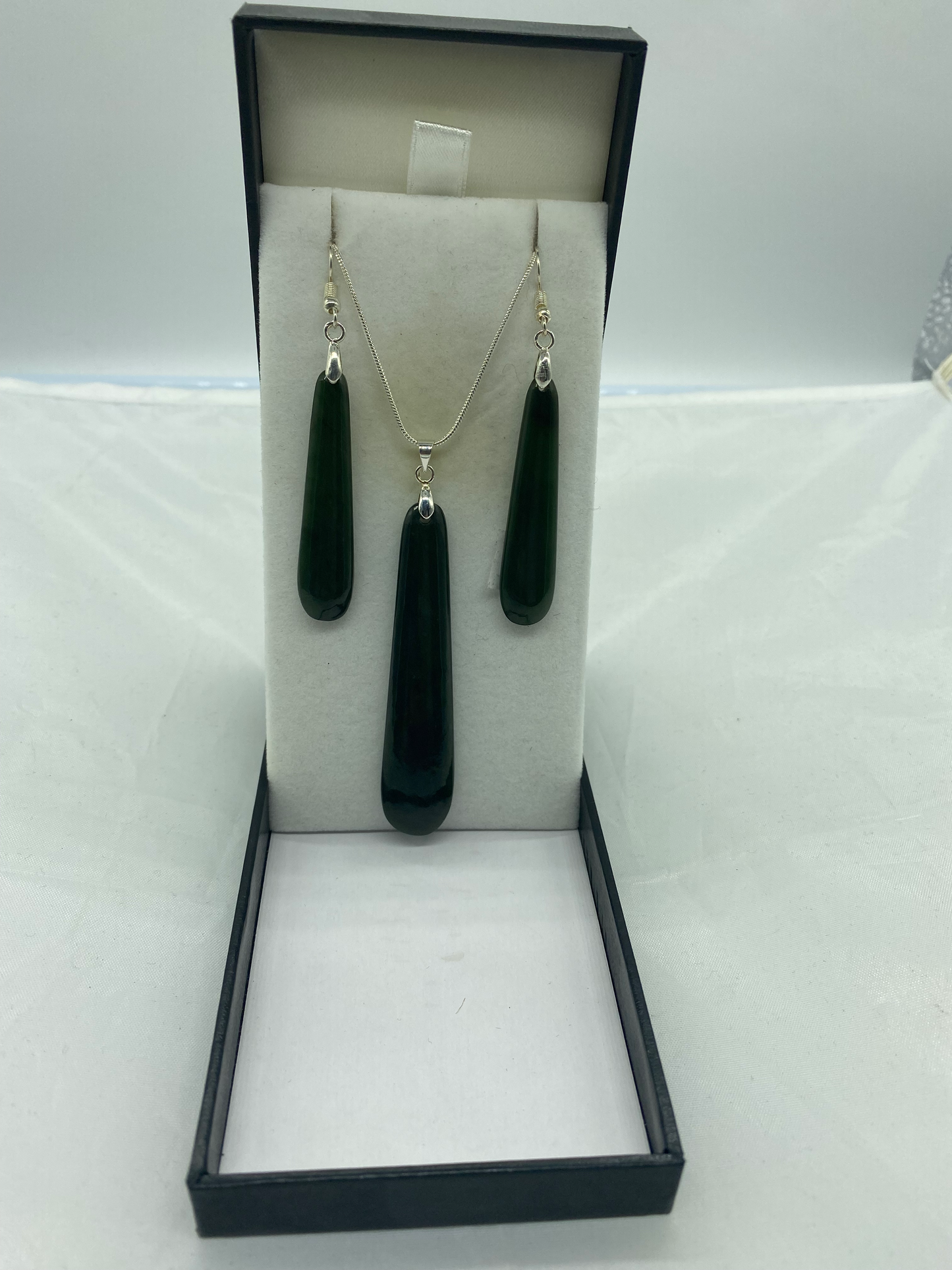 Roimata Pounamu Pendant & Earring Set