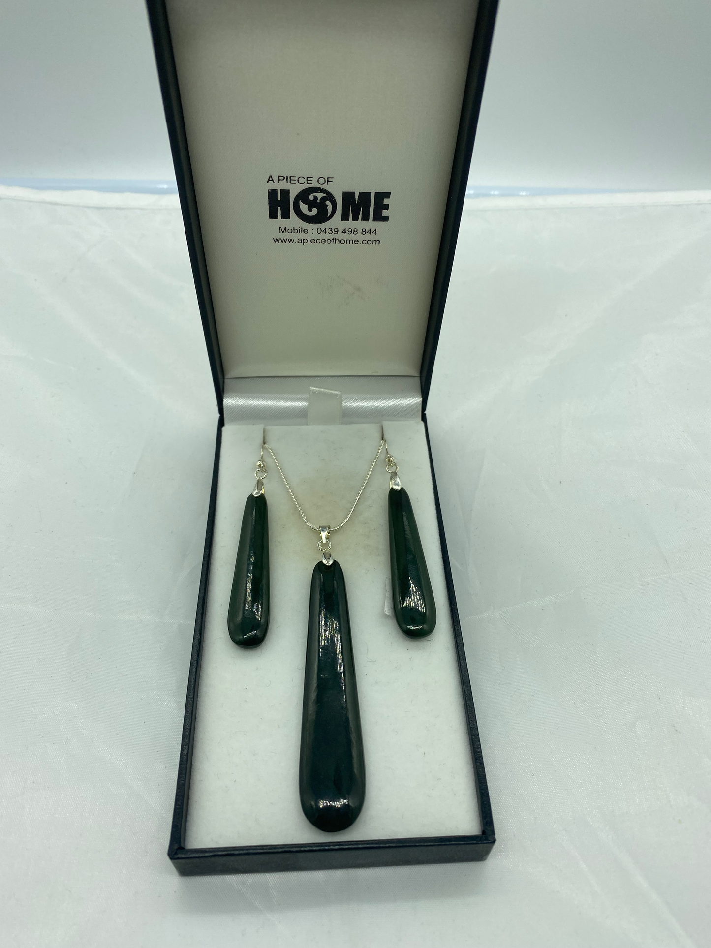 Roimata Pounamu Pendant & Earring Set