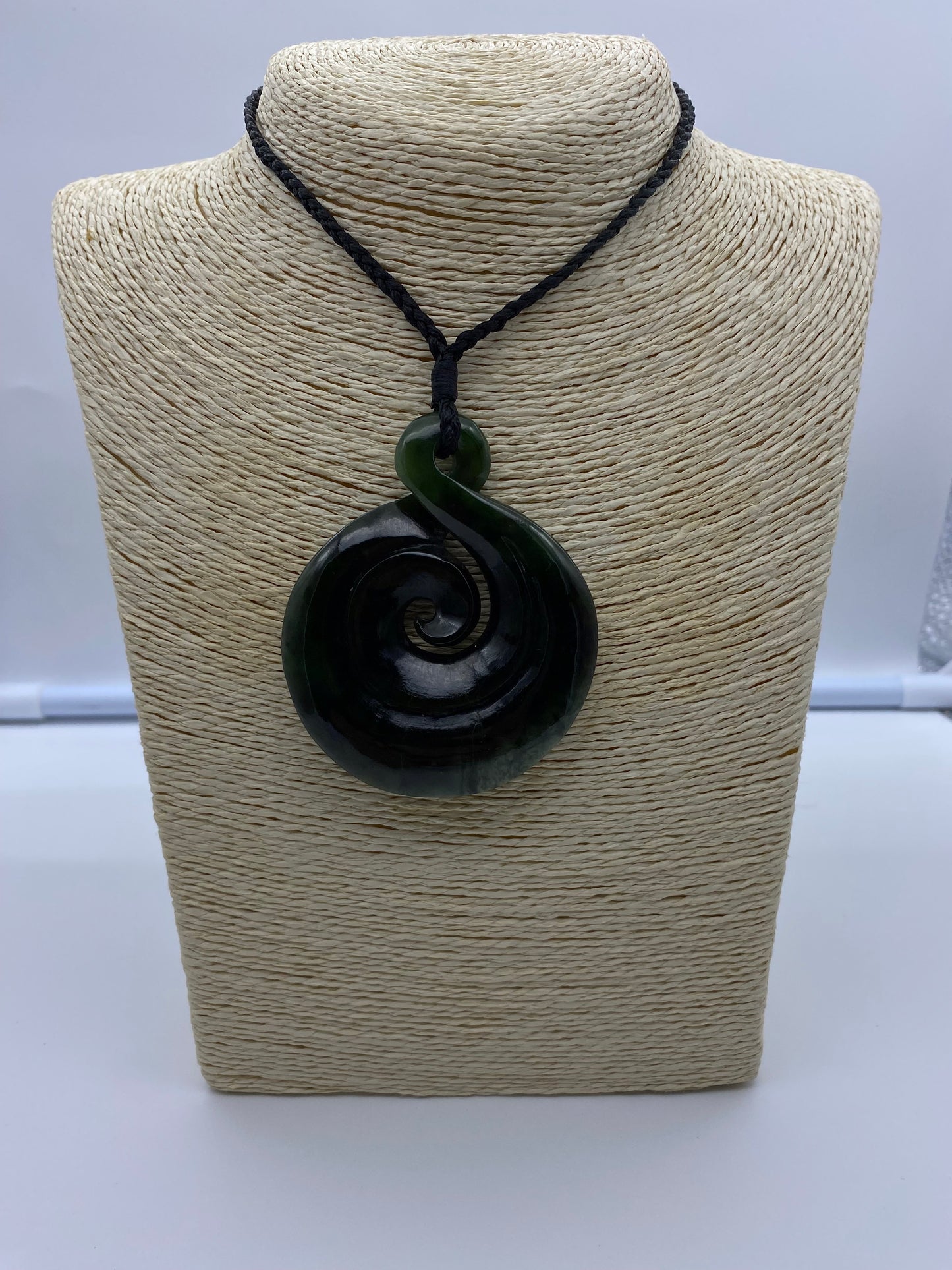 Pikorua Koru - Pounamu